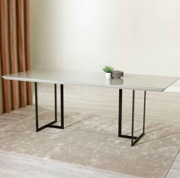 JUEGO DE COMEDOR PROVINCIA MESA IRON + 8 SILLAS LUCILLE DORADO